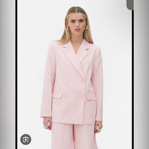 RITA ORA OVERSIZED BLAZER AND WIDE LEG PANTS IN LIGHT BLUE!